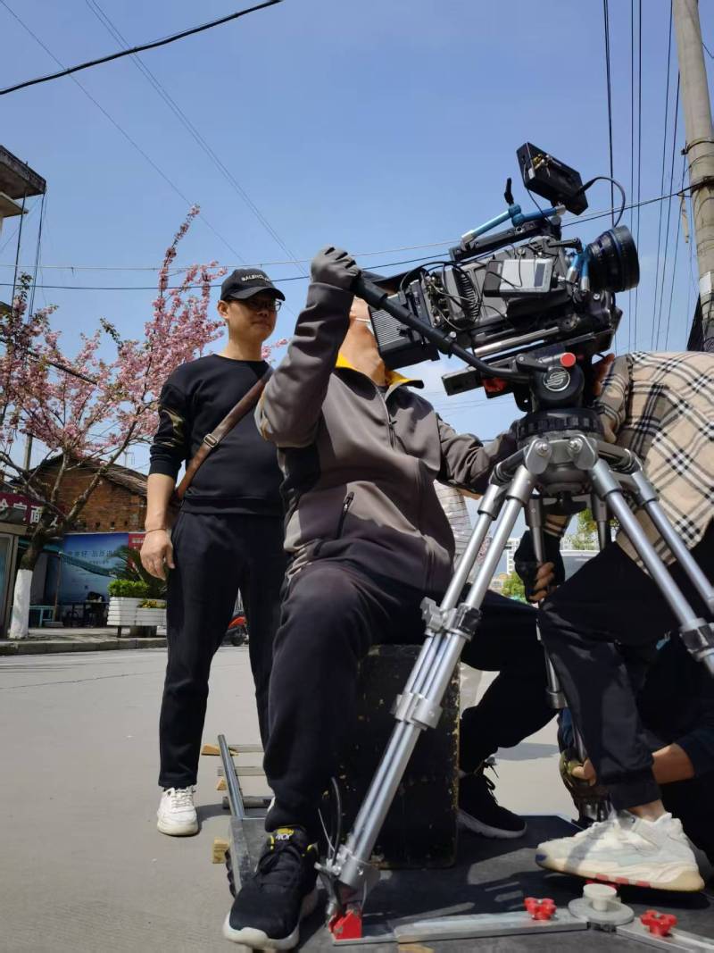祁连县广告片拍摄：快消品牌爆款之选，网感内容适配社媒传播！